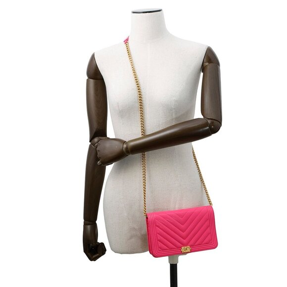 CHANEL Authentic Pink Logo Wallet - Picture 4 of 16